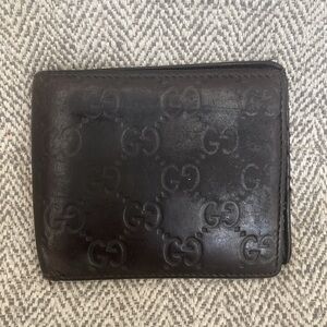 Authentic Gucci Bifold Wallet Guccissima Leather